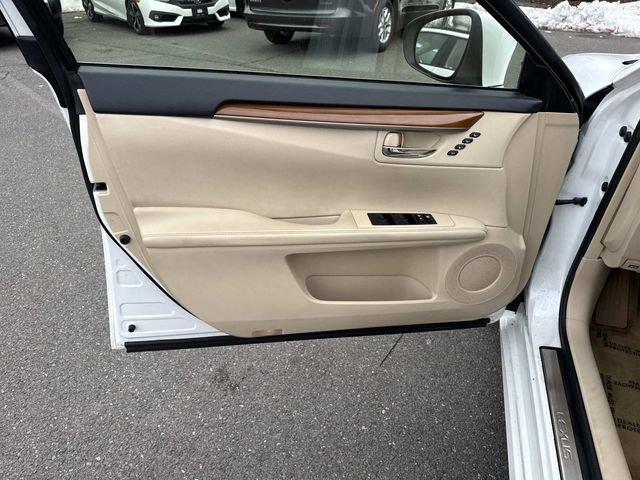 Used 2013 Lexus ES 300h w/ Luxury Pkg image 13