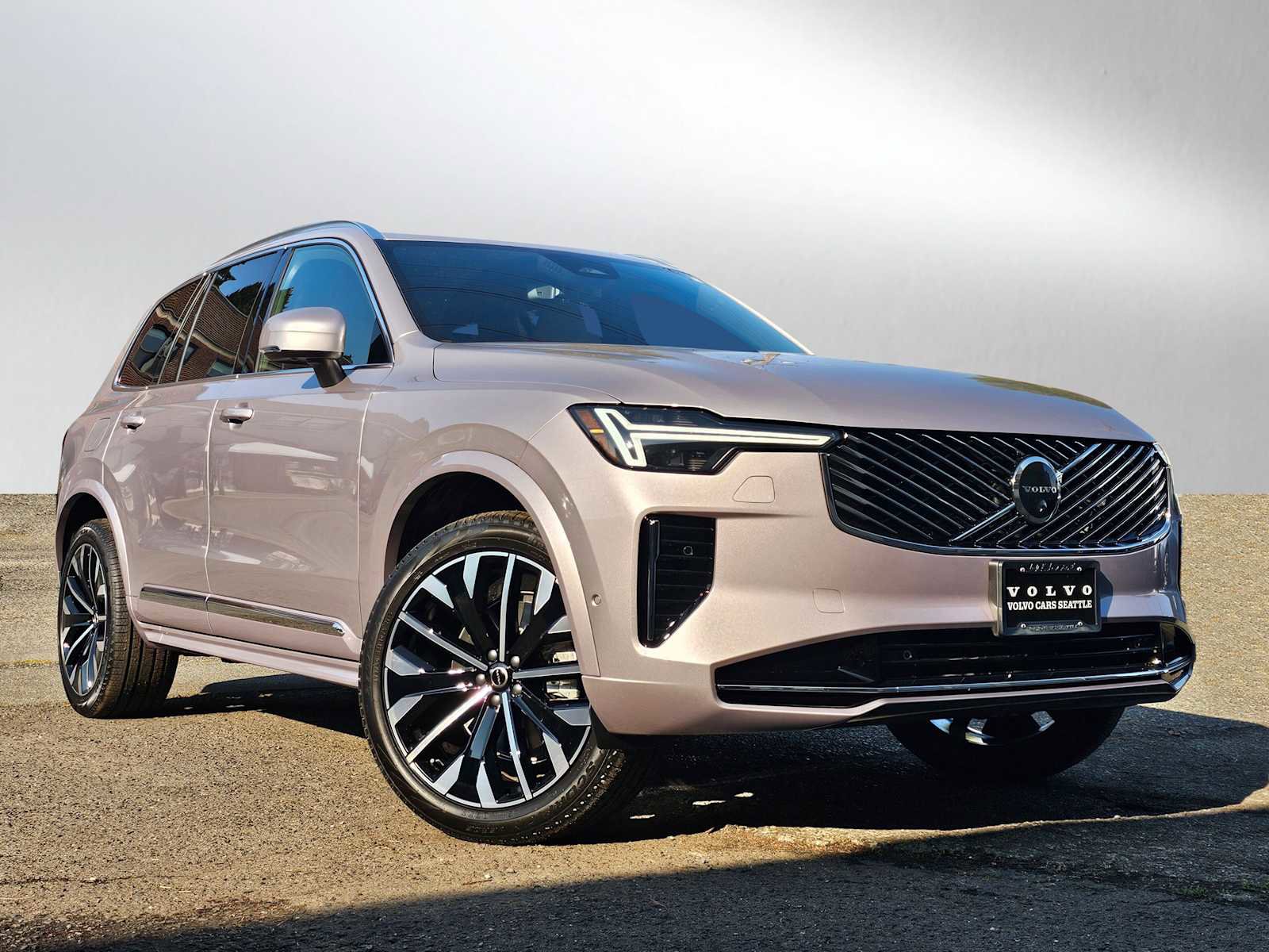 New 2026 Volvo XC90 B6 Plus image 1