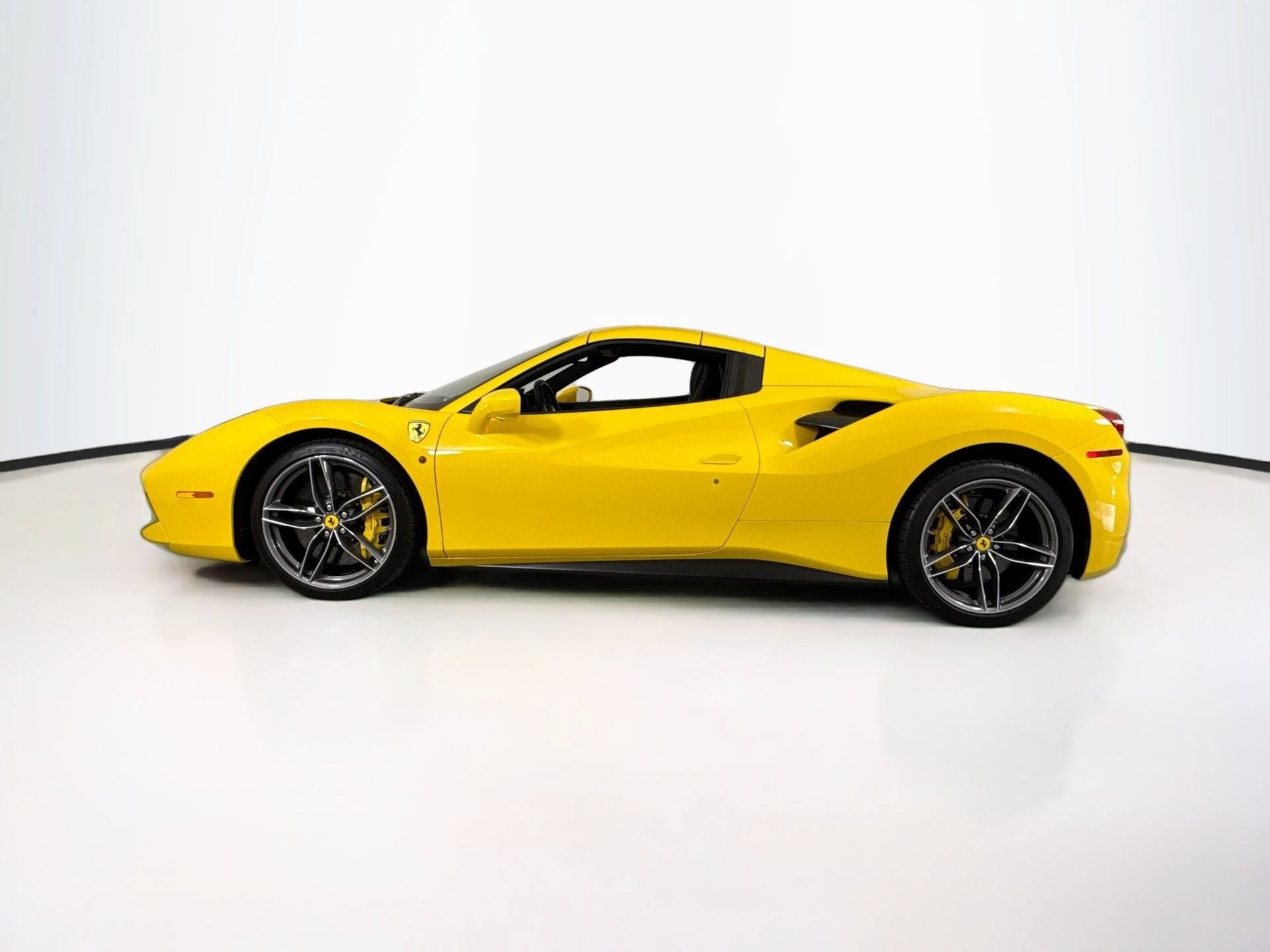 Certified 2019 Ferrari 488 Spider RWD image 4