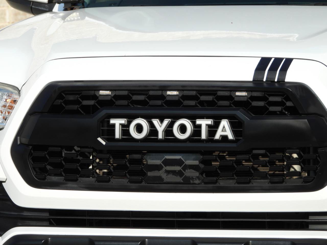Used 2021 Toyota Tacoma SR5 RWD image 6