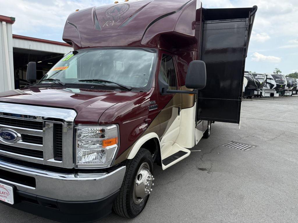 Used 2021 Ford E-350 and Econoline 350 Super Duty w/ Motorhome Prep Package image 6