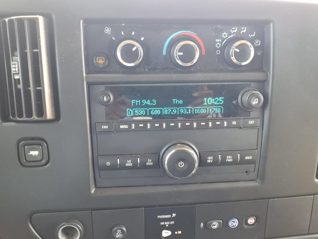 Used 2018 Chevrolet Express 3500 LT w/ LT Preferred Equipment Group RWD image 7