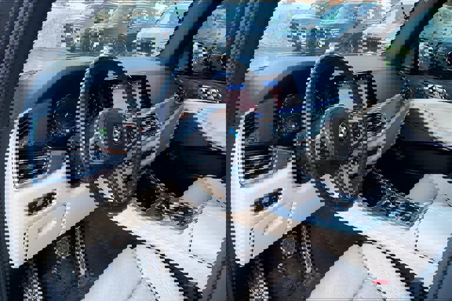 Used 2019 BMW X5 xDrive50i w/ M Sport Package image 18