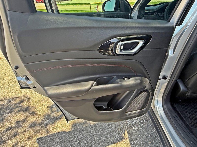 Used 2025 Jeep Compass Trailhawk AWD/4WD image 19