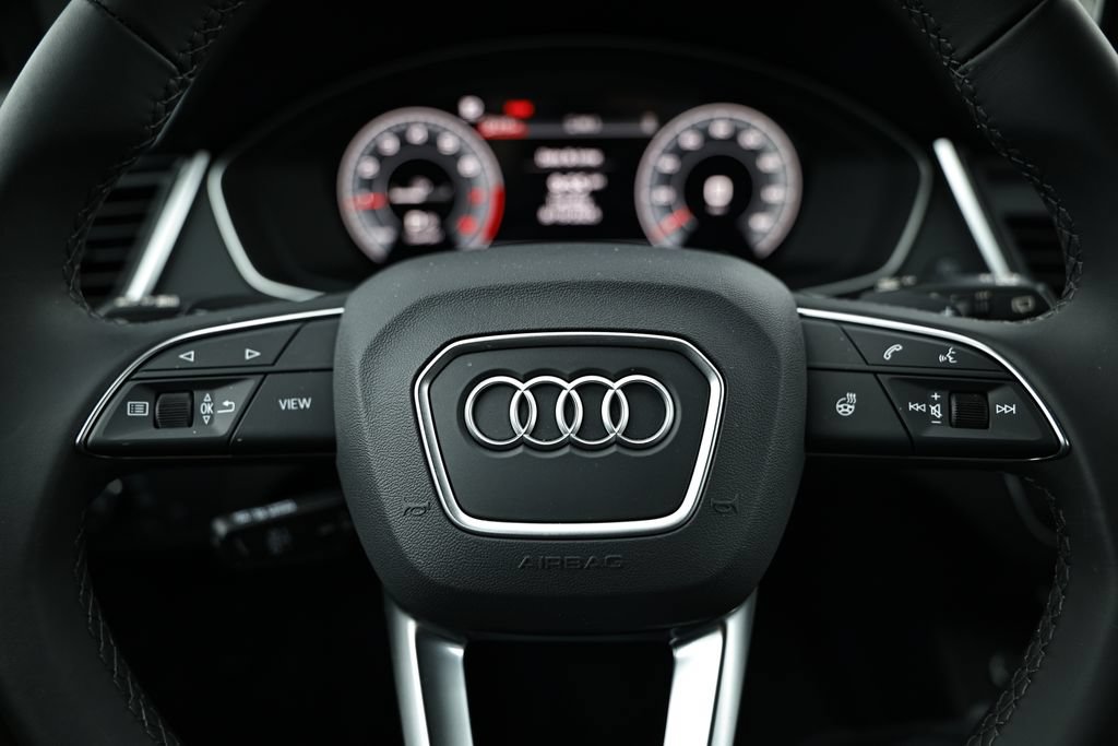 Used 2025 Audi Q5 Premium Plus w/ Premium Plus AWD/4WD image 32