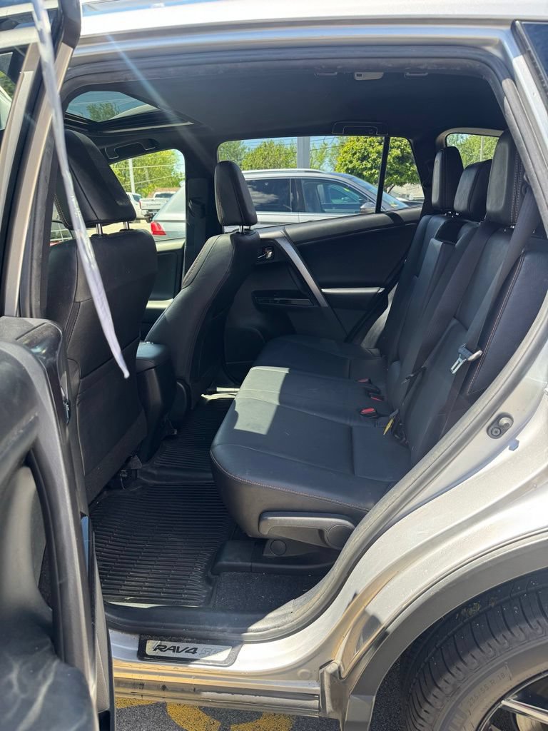 Used 2018 Toyota RAV4 SE w/ Power Extra Value Package AWD/4WD image 21