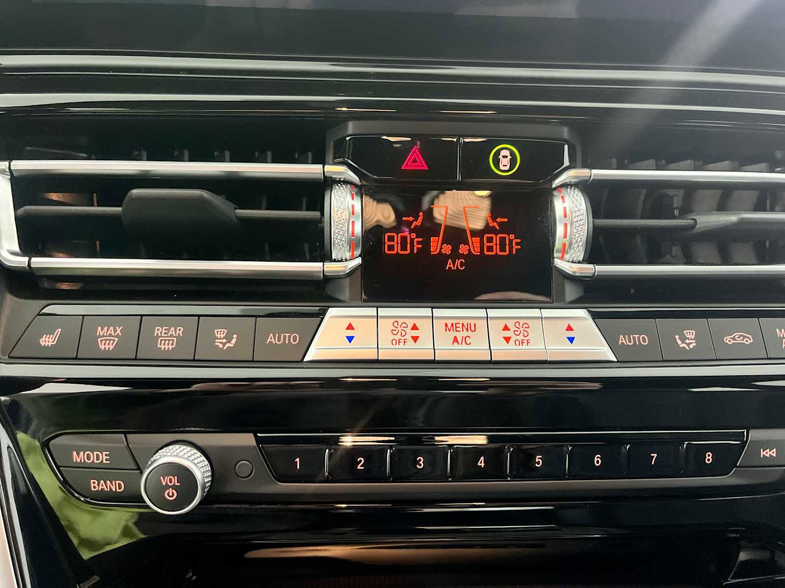 Used 2025 BMW 840i xDrive Coupe w/ Driving Assistance Package image 16