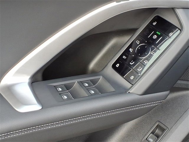 Used 2025 Audi Q5 Premium w/ Convenience Package image 16