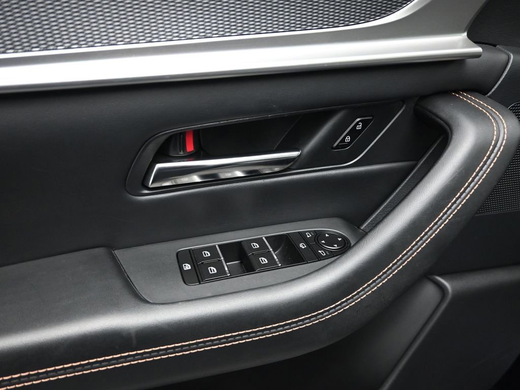 Used 2024 MAZDA CX-90 Plug-In Hybrid w/ Premium Plus image 11