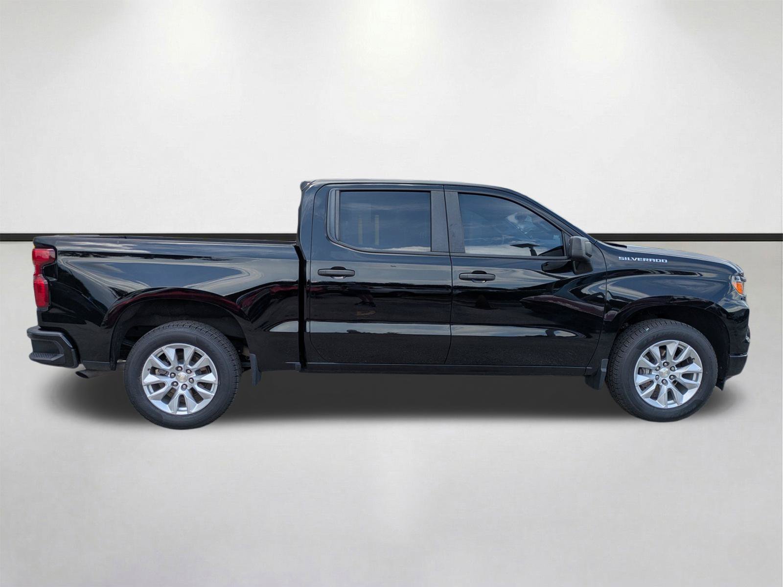 Used 2023 Chevrolet Silverado 1500 Custom RWD image 4