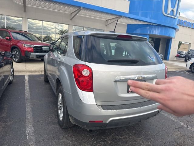 Used 2015 Chevrolet Equinox LS FWD image 2