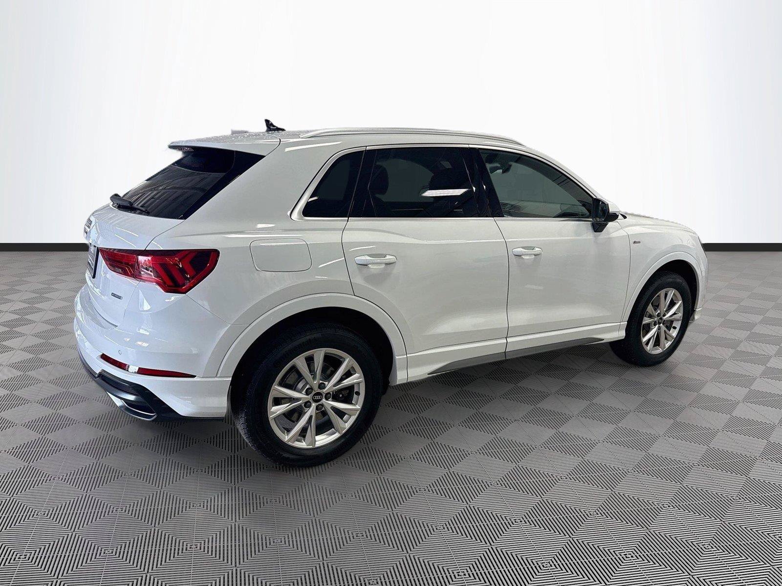 Used 2021 Audi Q3 2.0T Premium Plus w/ Premium Plus Package AWD/4WD image 7