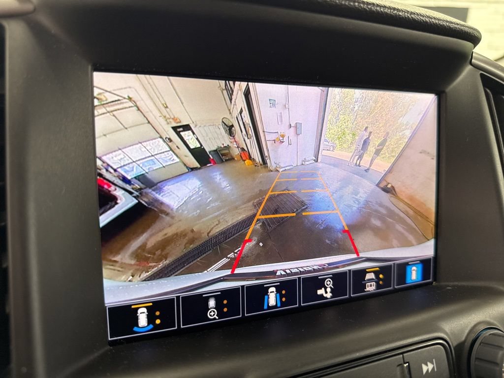Used 2023 GMC Terrain AT4 w/ Tech Package AWD/4WD image 33