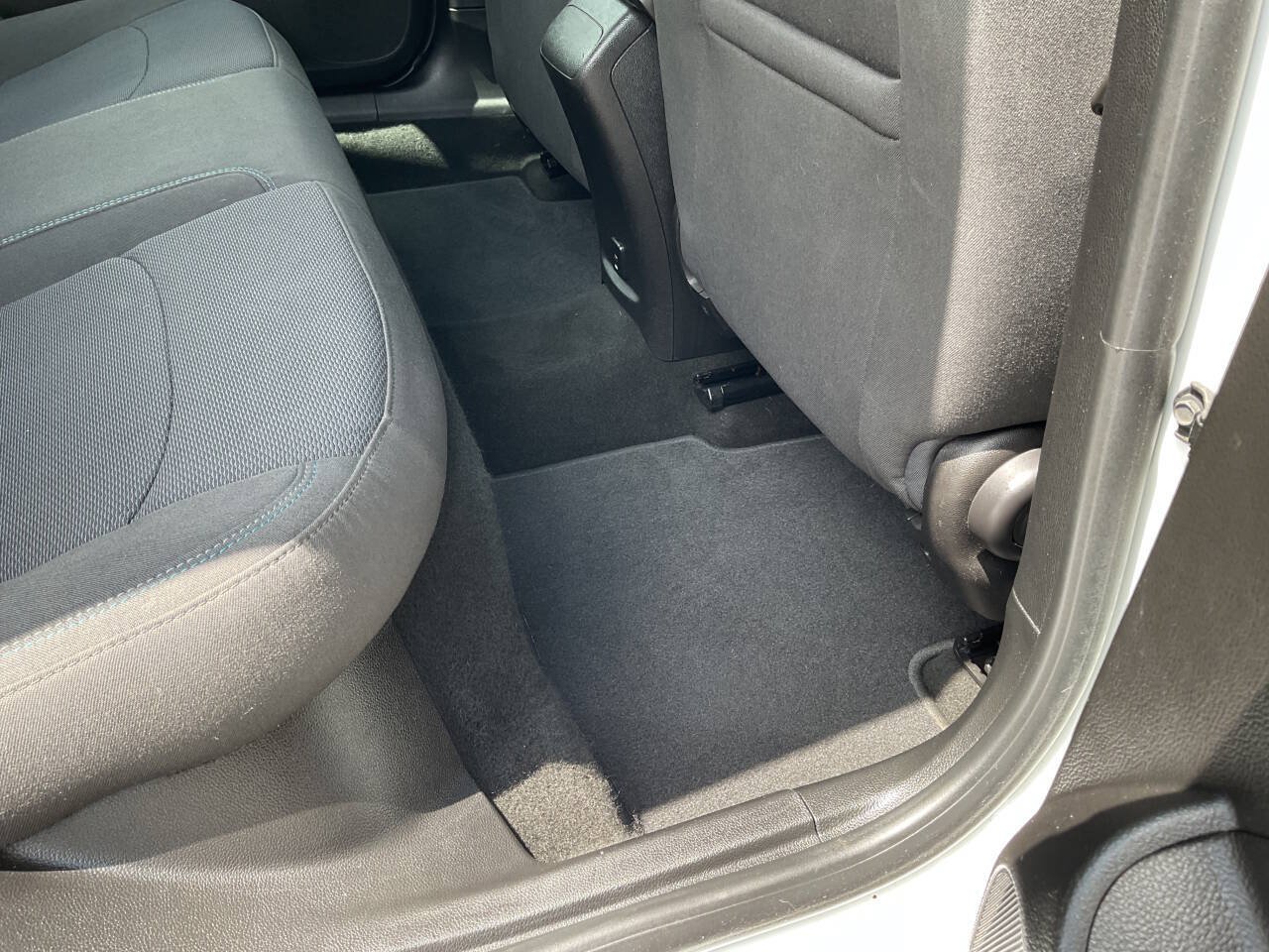 Used 2017 Chevrolet Cruze LT w/ Convenience Package FWD image 36