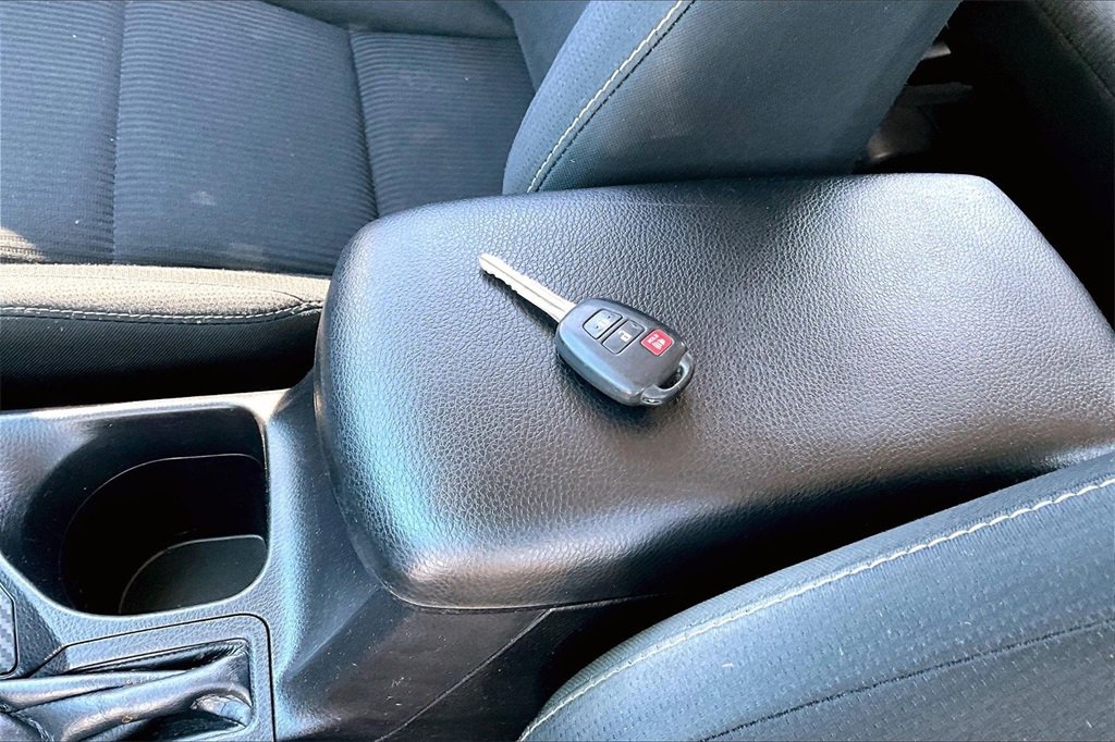 Used 2015 Toyota RAV4 XLE image 10