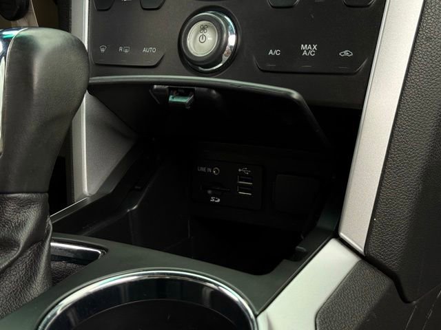Used 2015 Ford Explorer XLT w/ Equipment Group 202B FWD image 31