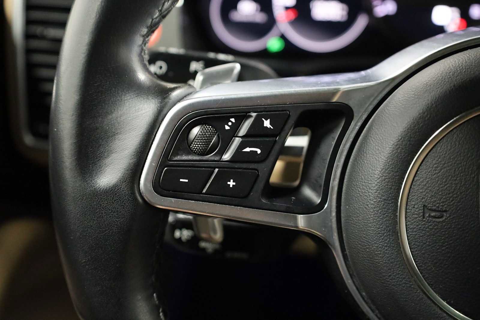 Used 2019 Porsche Cayenne image 27