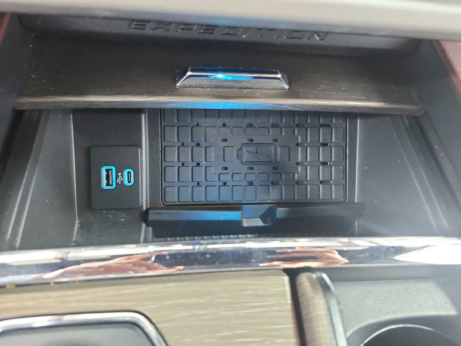 Used 2024 Ford Expedition Limited image 31