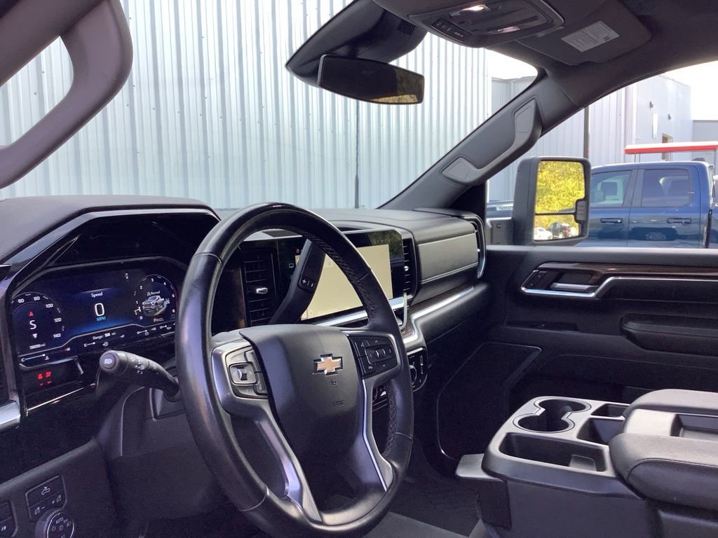 Used 2024 Chevrolet Silverado 2500 LT image 26