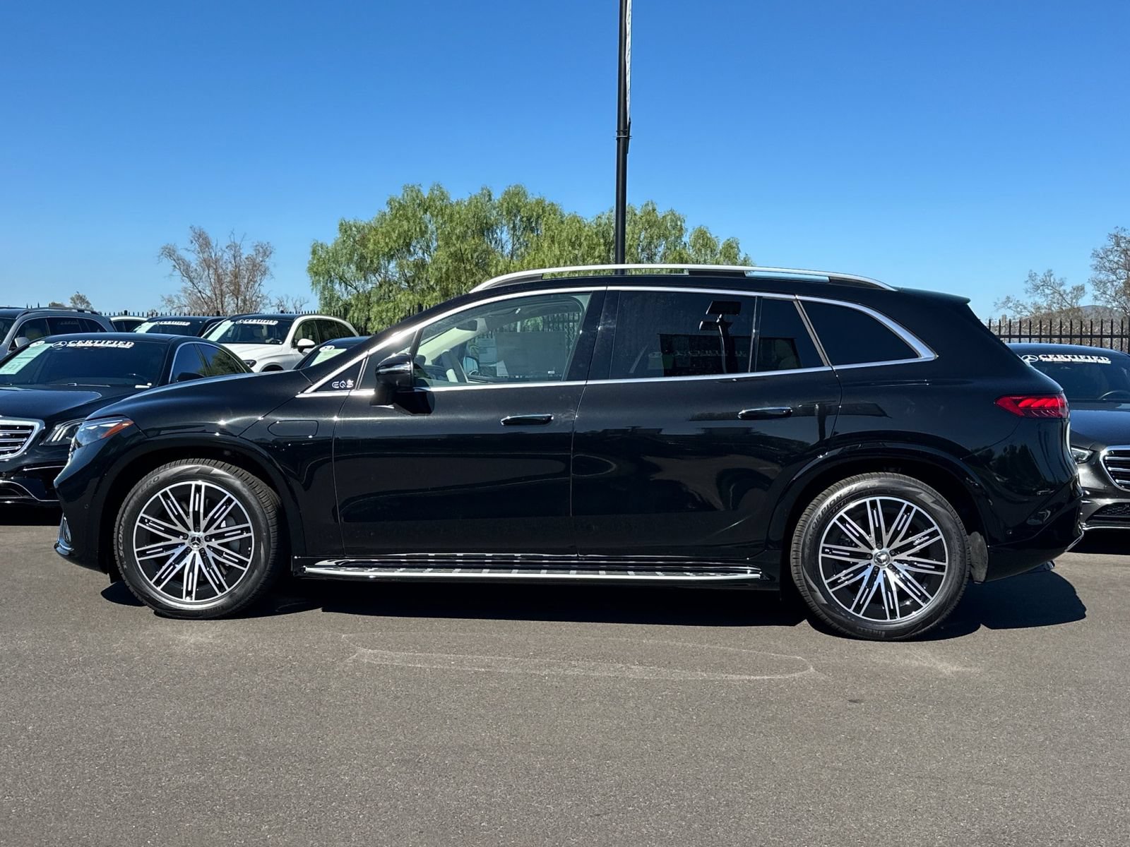 New 2026 Mercedes-Benz EQS 550 4MATIC SUV image 6