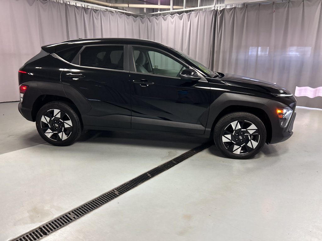 Used 2025 Hyundai Kona SEL AWD/4WD image 8