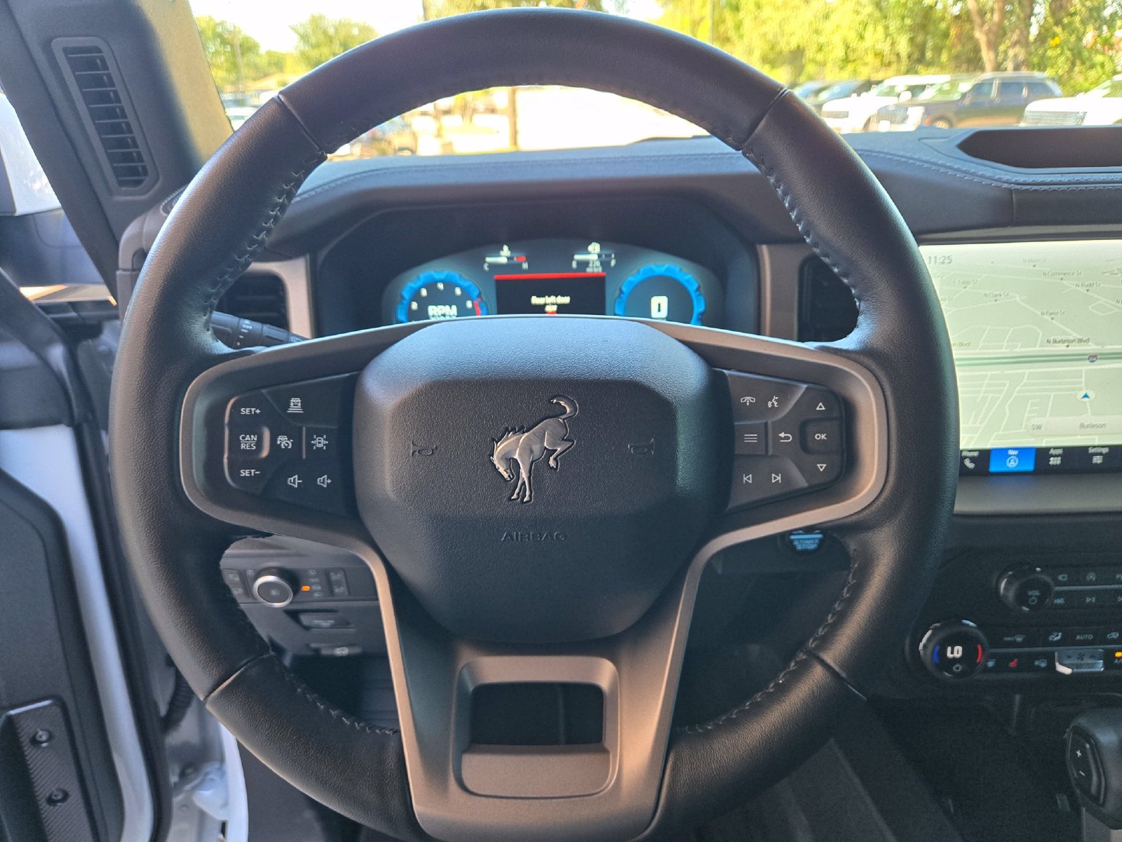 Used 2025 Ford Bronco Outer Banks AWD/4WD image 11