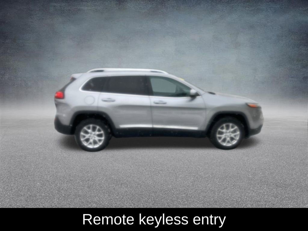 Used 2017 Jeep Cherokee Latitude image 8