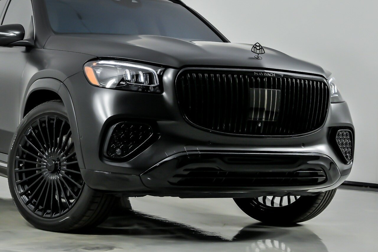 Used 2024 Mercedes-Benz Maybach GLS 600 4MATIC image 3