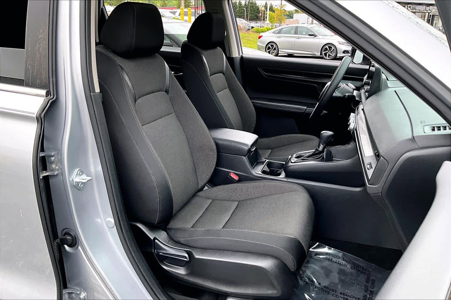 Used 2023 Honda CR-V EX image 9