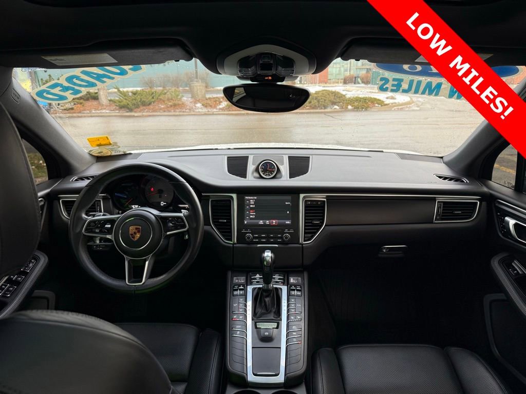 Used 2018 Porsche Macan Base image 21