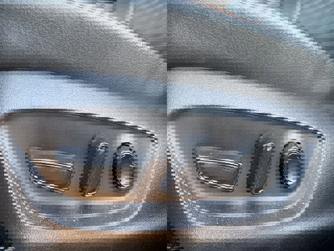 Used 2021 Toyota Camry SE image 9