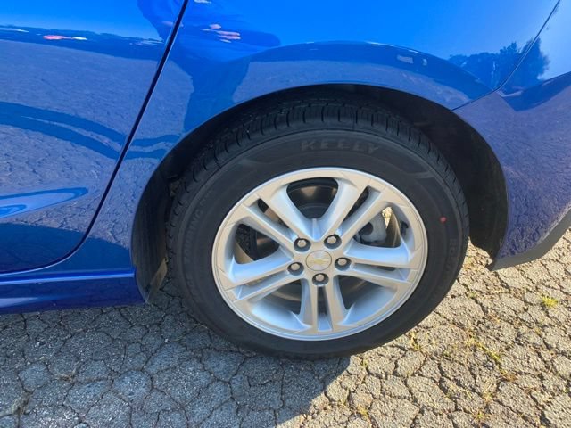 Used 2017 Chevrolet Cruze LT w/ Convenience Package FWD image 36