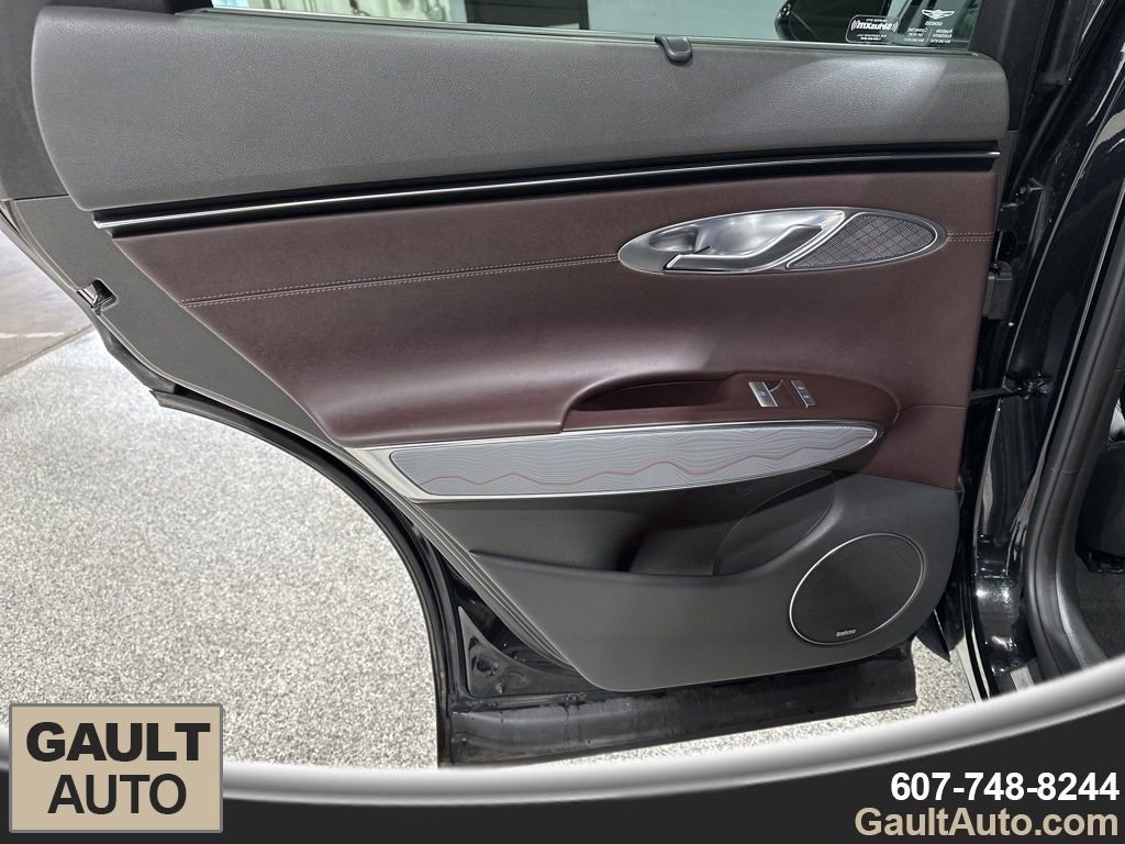 Used 2022 Genesis GV70 2.5T w/ Advanced Package image 16