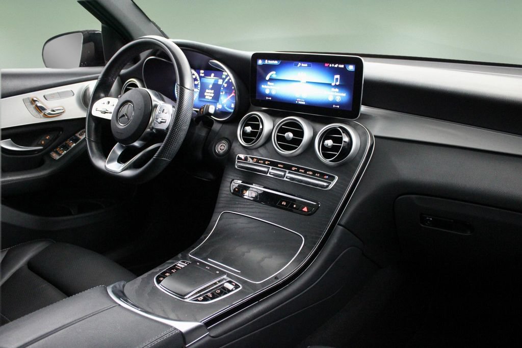 Used 2021 Mercedes-Benz GLC 300 image 21