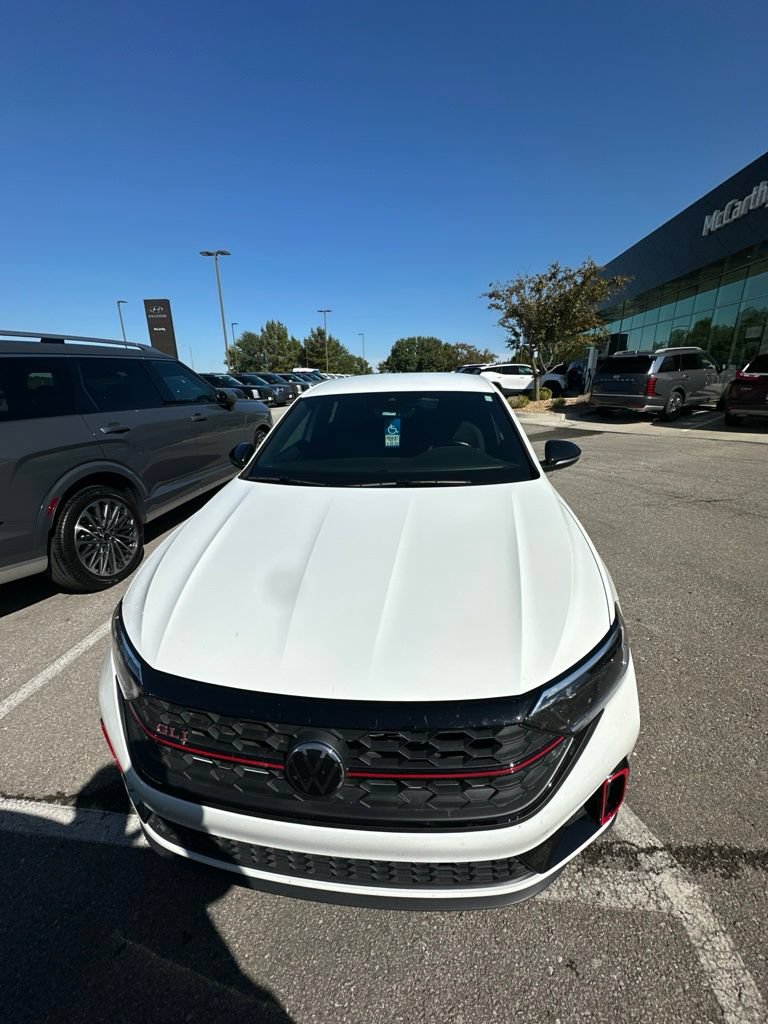 Used 2024 Volkswagen Jetta GLI 40th Anniversary Edition FWD image 9