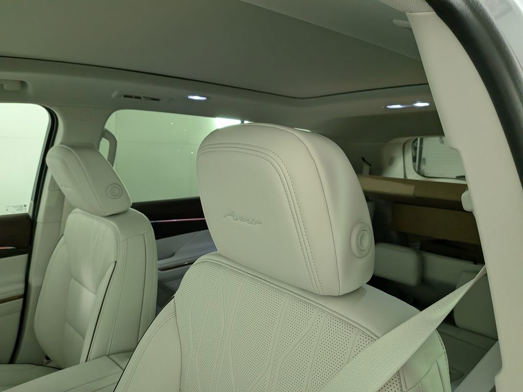 New 2026 Buick Enclave Avenir AWD/4WD image 18