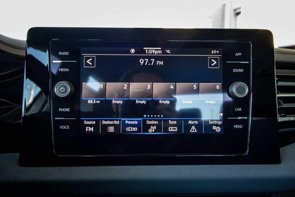 New 2026 Volkswagen Jetta SE FWD image 41