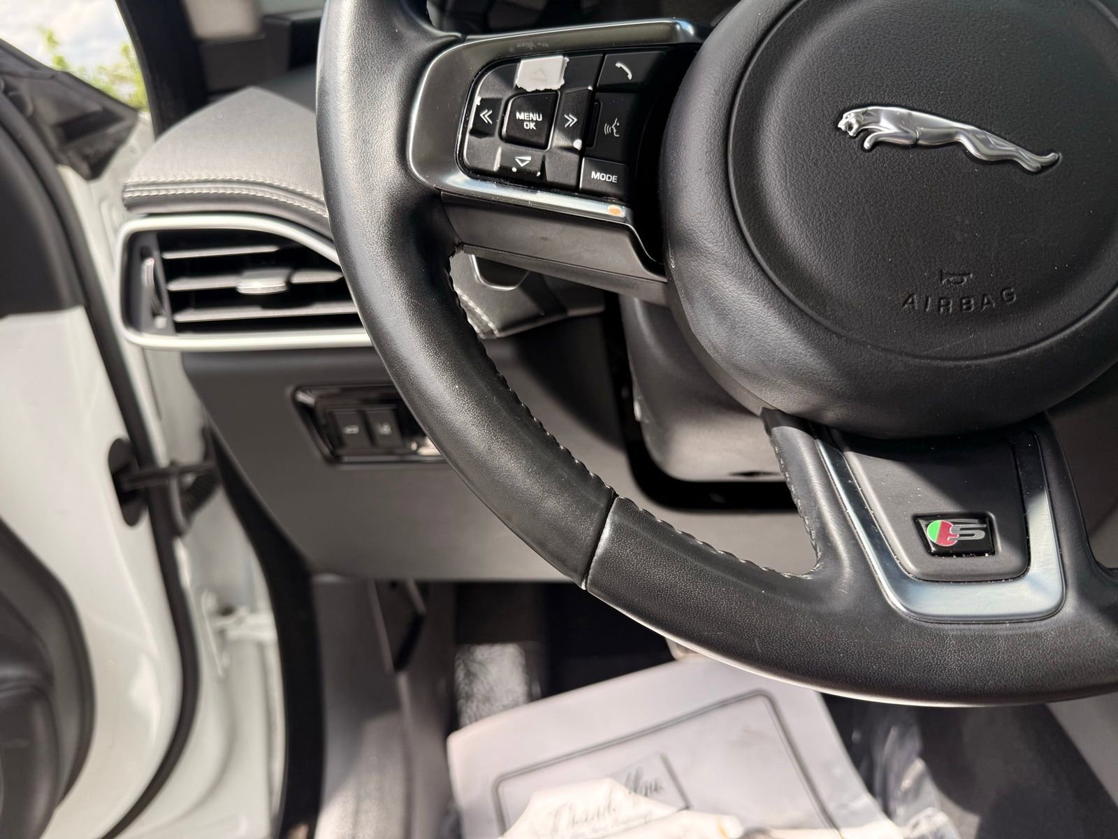 Used 2017 Jaguar F-PACE S image 19