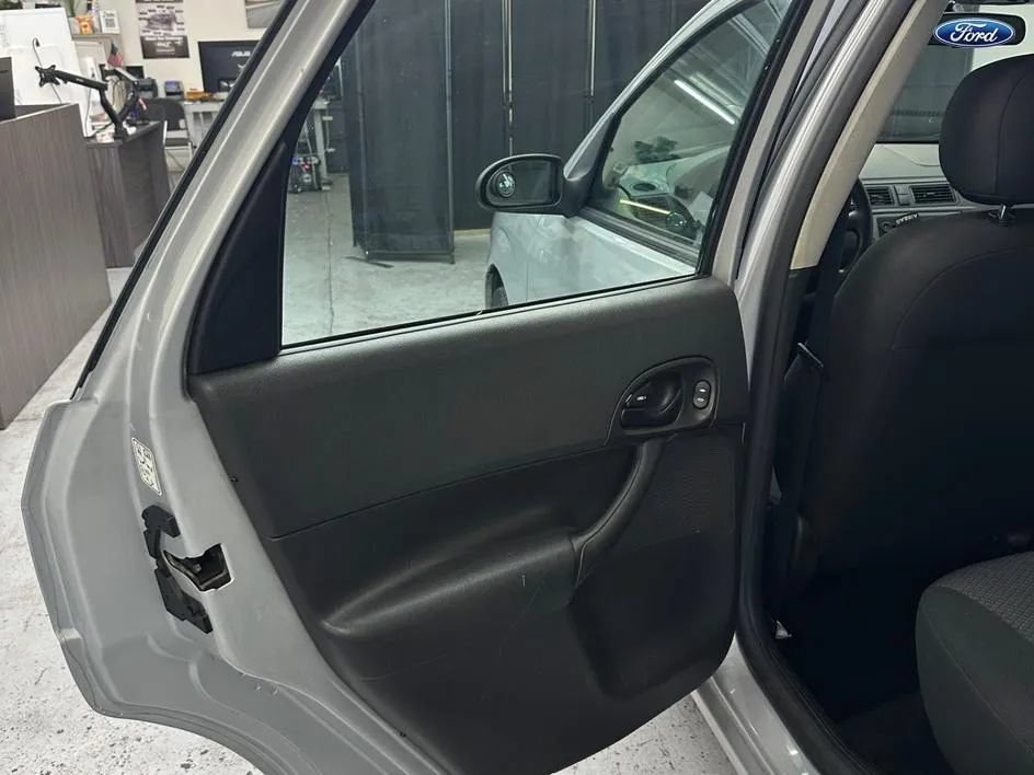Used 2007 Ford Focus S FWD image 14