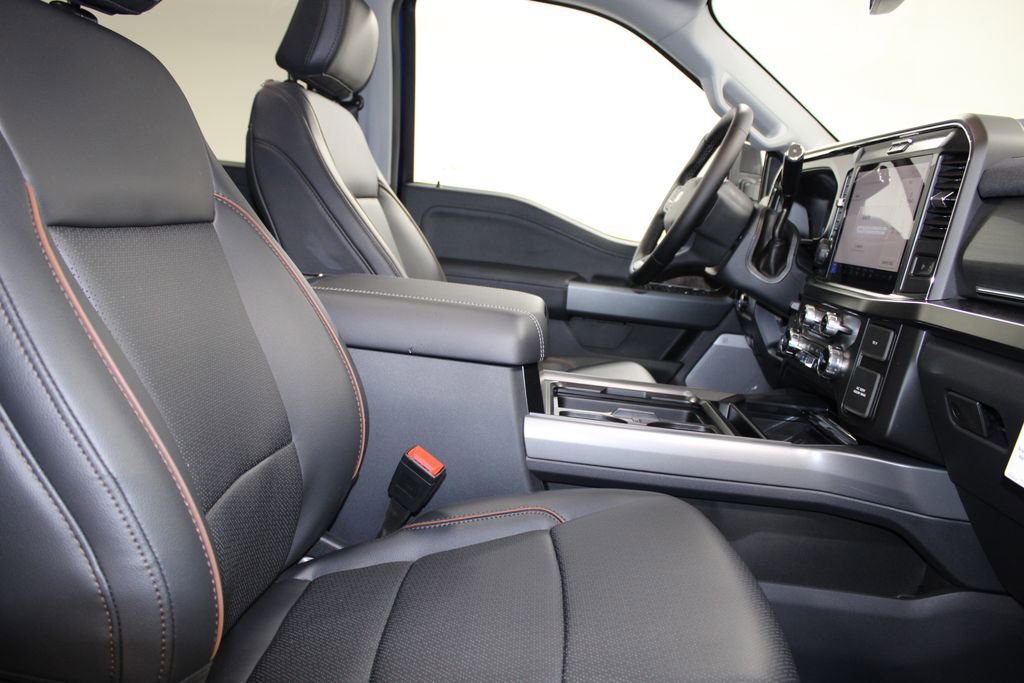 New 2026 Ford F250 Lariat w/ Black Appearance Package image 27