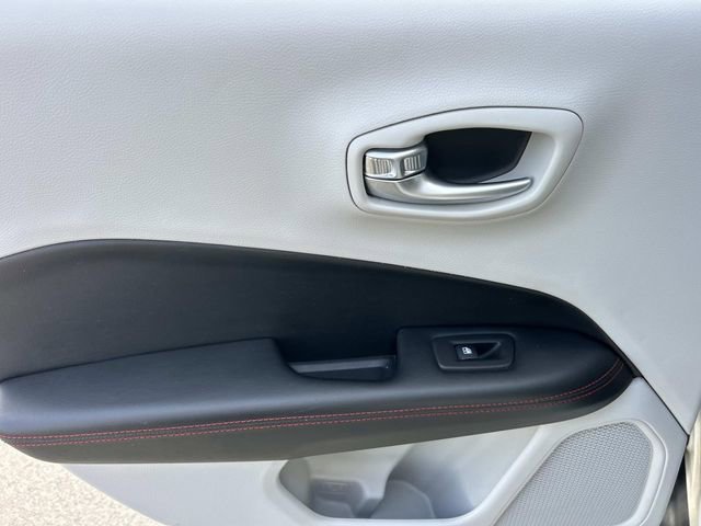 Used 2020 Jeep Compass Limited AWD/4WD image 18