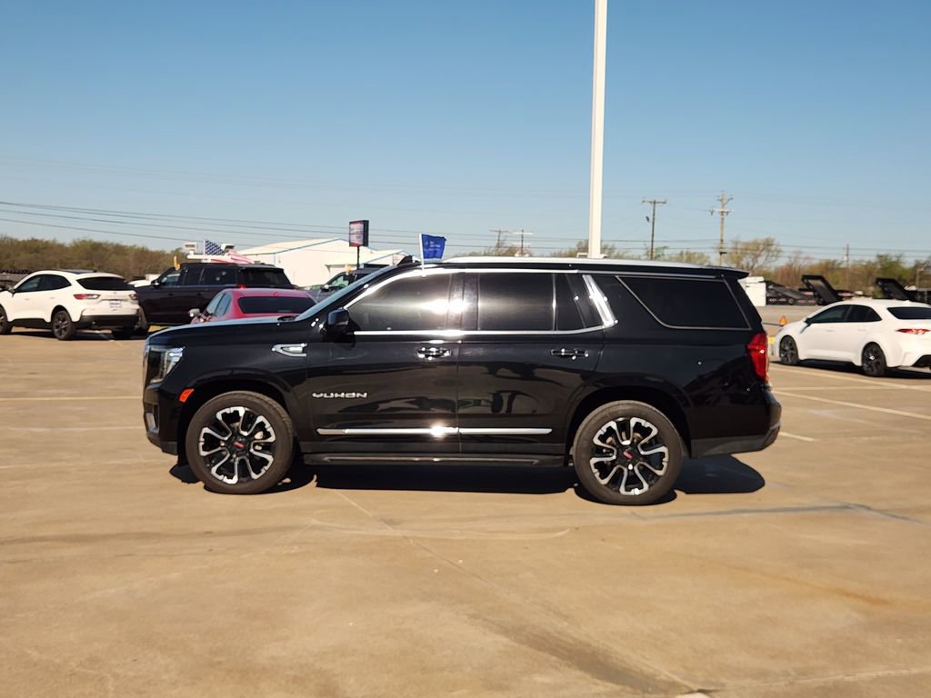 Used 2022 GMC Yukon SLT w/ SLT Premium Package AWD/4WD image 4