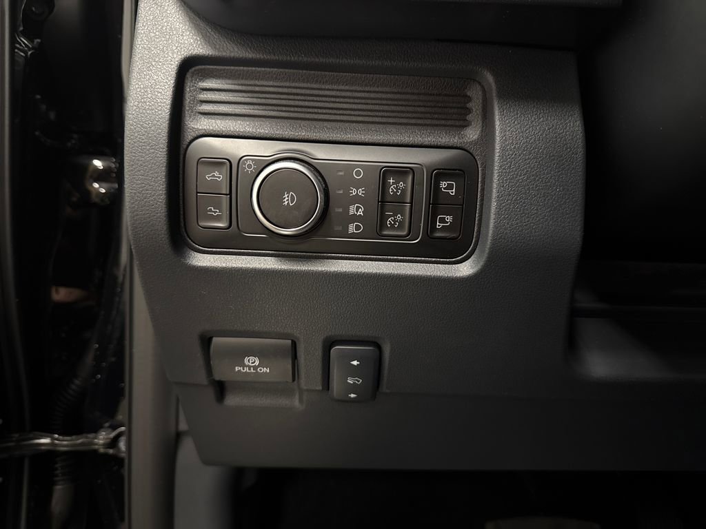 New 2026 Ford F450 Platinum AWD/4WD image 17