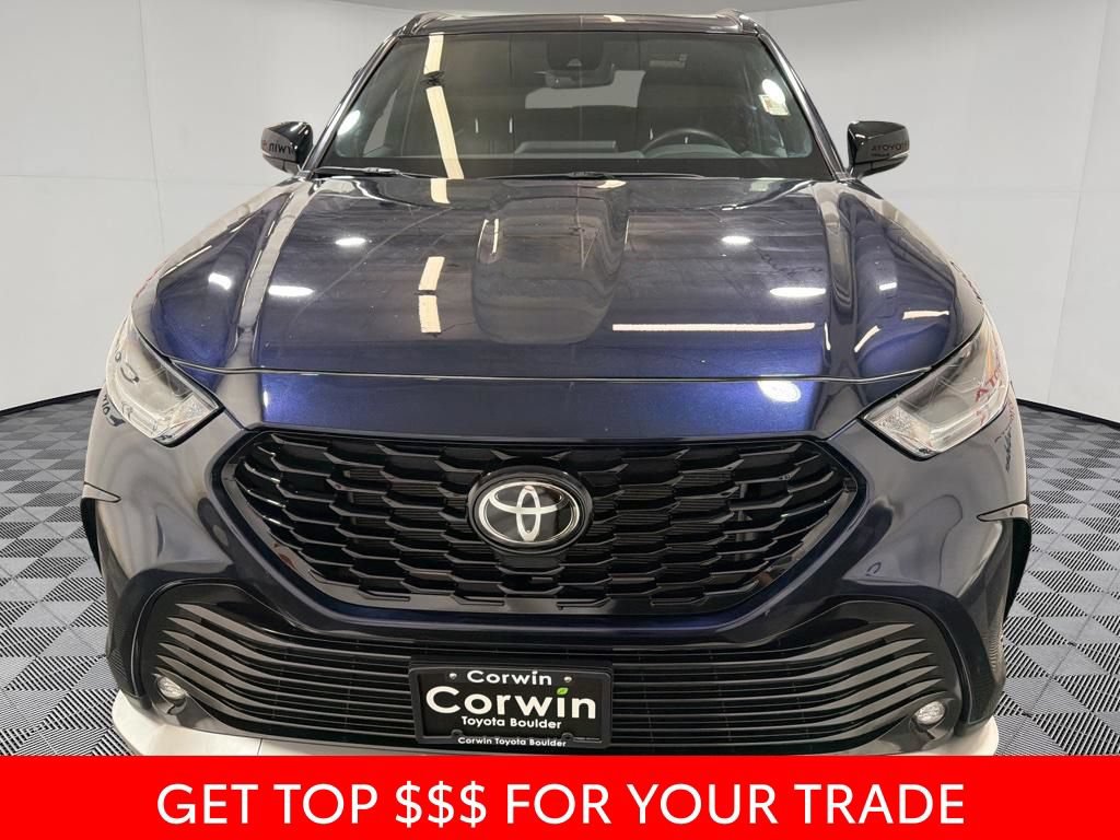 Used 2025 Toyota Highlander XSE AWD/4WD image 2