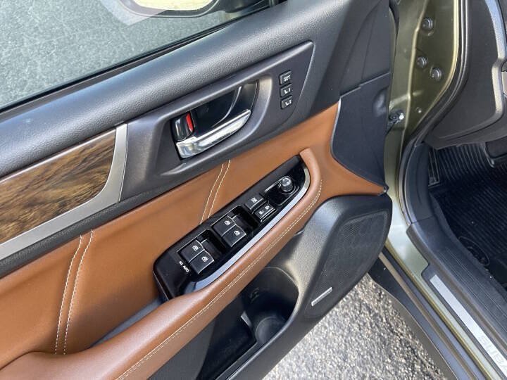 Used 2019 Subaru Outback 3.6R Touring w/ Popular Package #3A AWD/4WD image 9