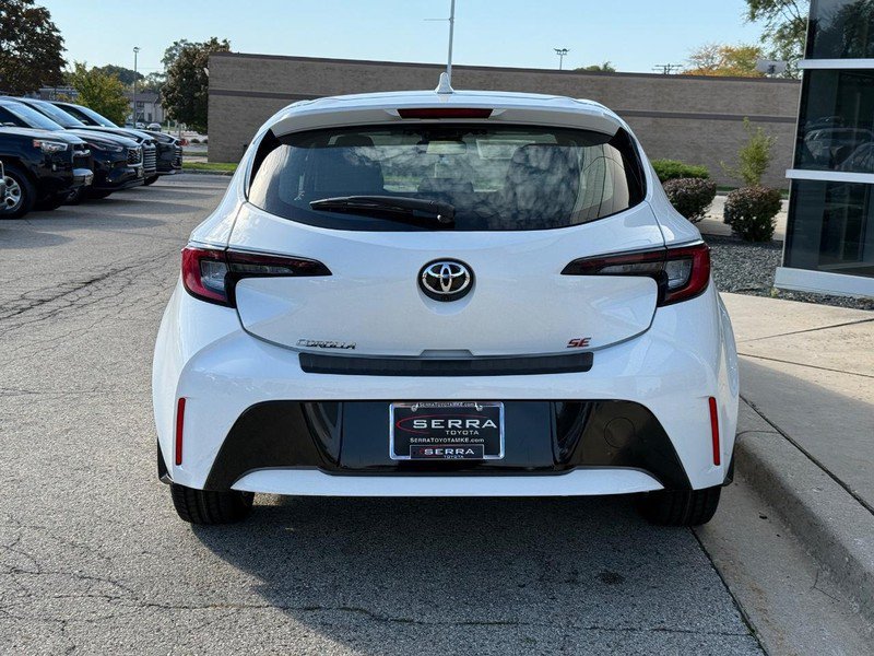 Used 2023 Toyota Corolla SE w/ SE Premium Package FWD image 4