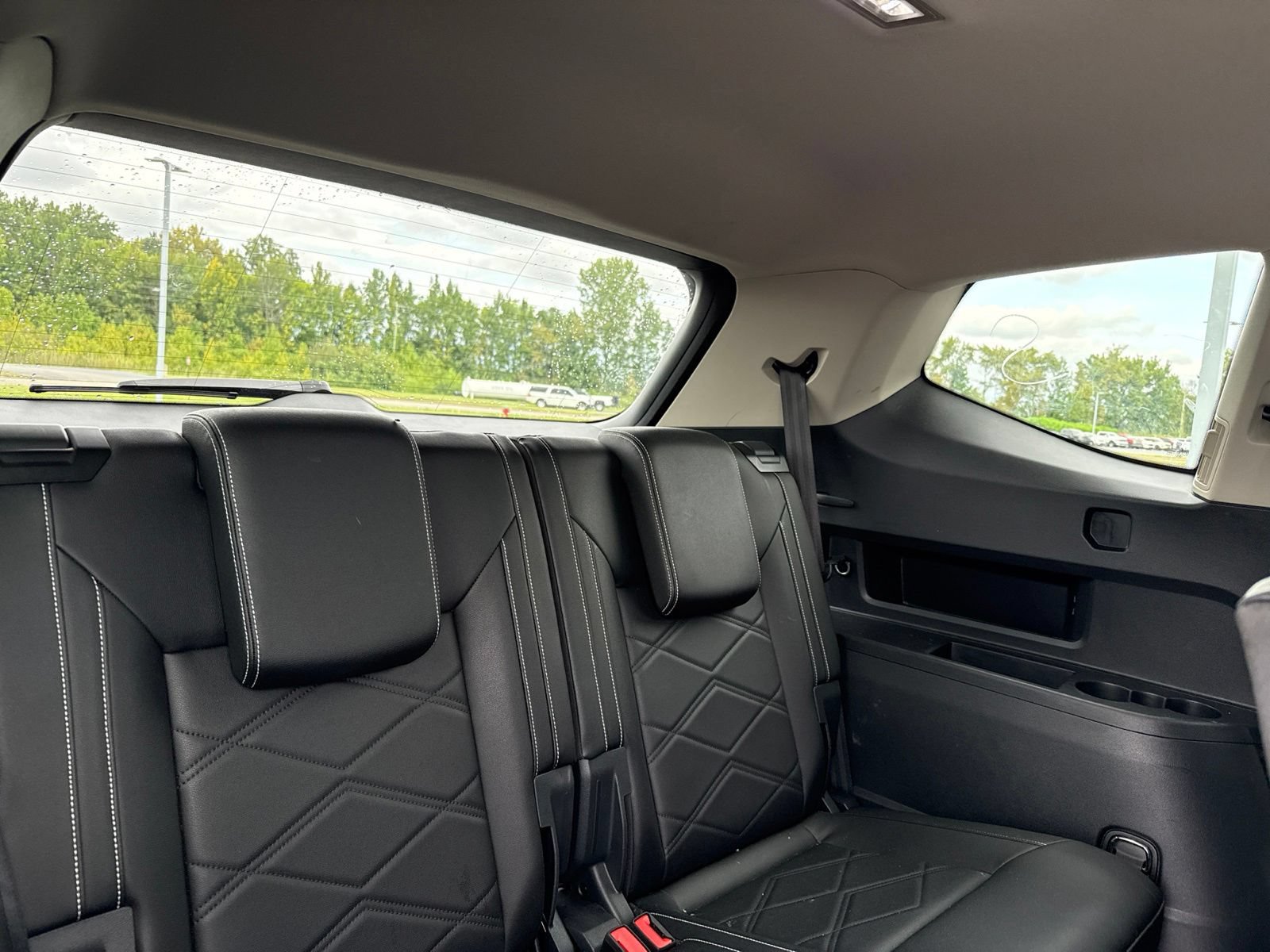 Used 2025 Volkswagen Atlas SE FWD image 9