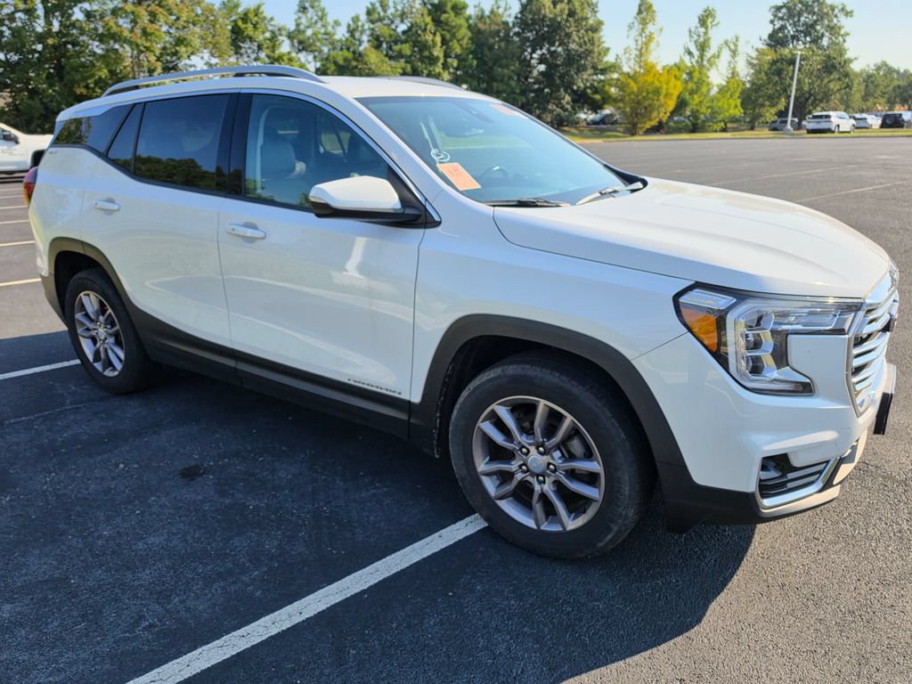 Used 2023 GMC Terrain SLT w/ LPO, Floor Liner Package AWD/4WD image 9