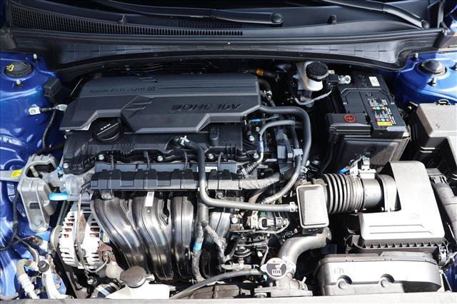 Used 2025 Hyundai Elantra Sport FWD image 30