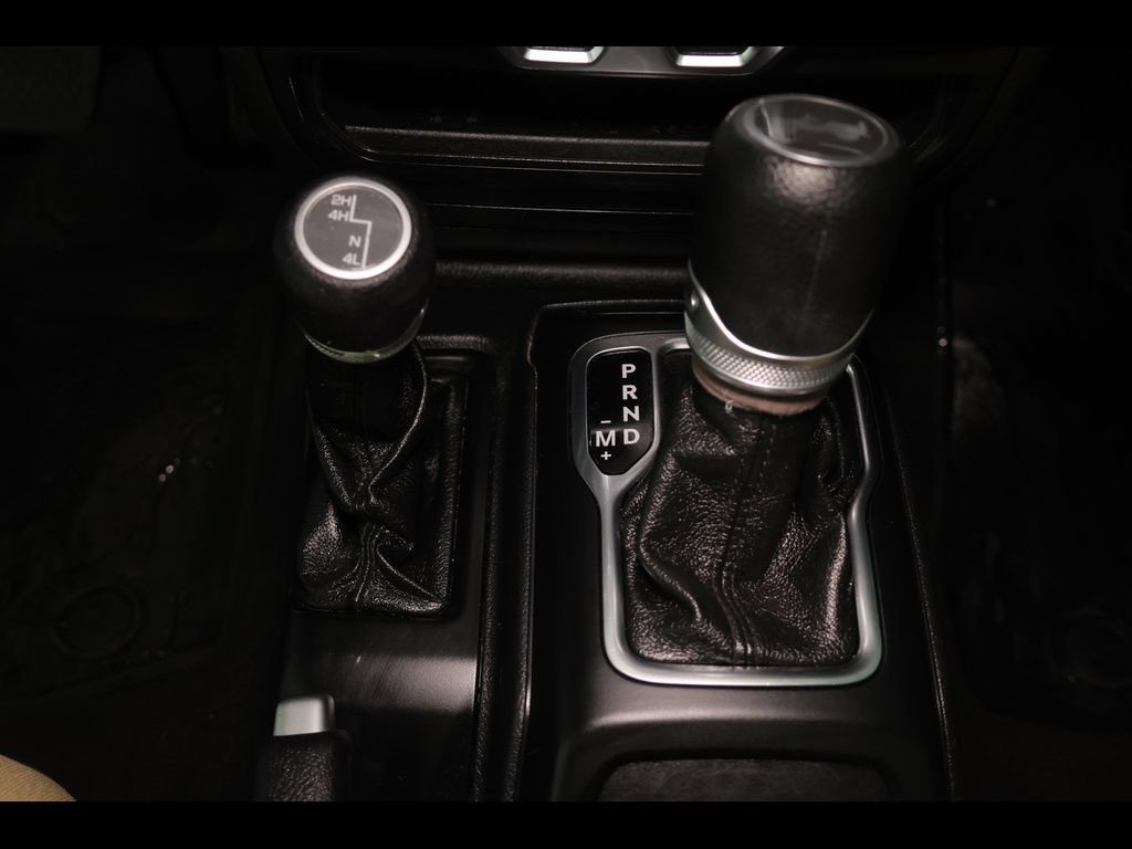 Used 2021 Jeep Wrangler Unlimited Sport AWD/4WD image 11
